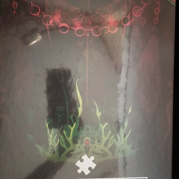 New Sealed Game of Thrones 1,000 Piece Puzzle 19" x 27" Long May She Reign - Picture 2 of 4